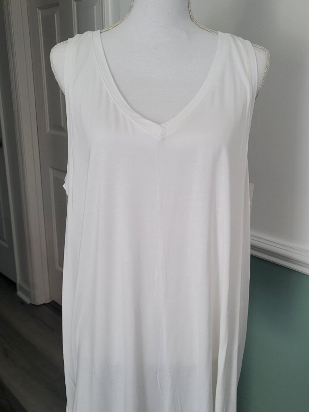 Lane Bryant, Swing V-Neck Tank, White, 18/20, NWT